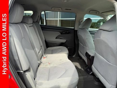Used 2023 Toyota Highlander LE AWD/4WD image 12