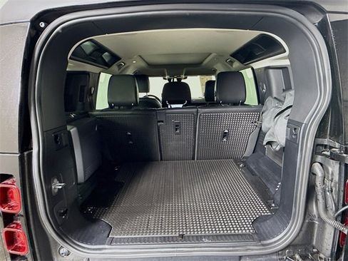 Certified 2022 Land Rover Defender 110 SE image 28