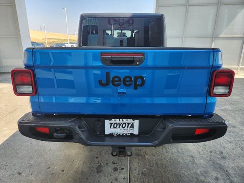 Used 2022 Jeep Gladiator Sport AWD/4WD image 7