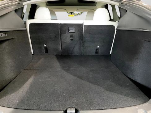 Used 2023 Tesla Model Y Long Range image 22