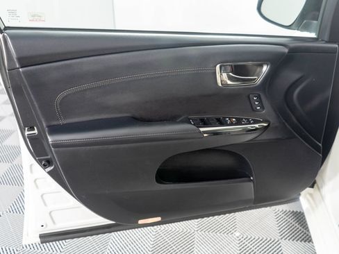 Used 2014 Toyota Avalon XLE Touring FWD image 23
