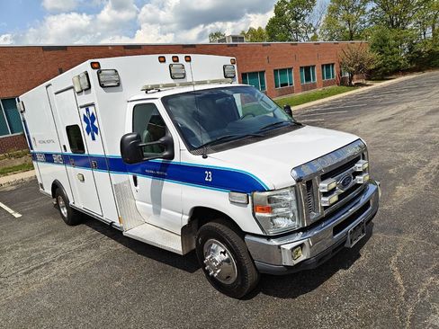 Used 2012 Ford E-450 and Econoline 450 Super Duty w/ Ambulance Prep Pkg RWD image 44