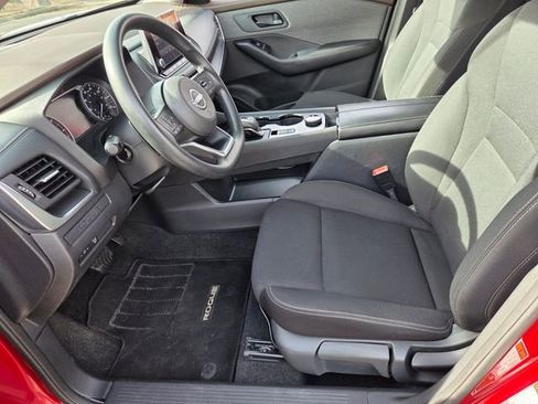 Used 2023 Nissan Rogue S image 11