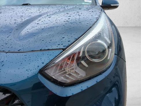Used 2020 Kia Niro EX Premium FWD image 9