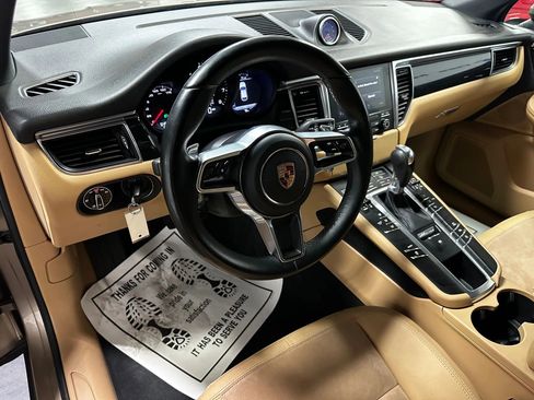 Used 2017 Porsche Macan image 10