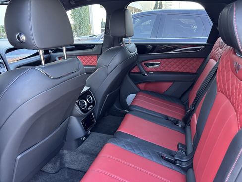 Used 2019 Bentley Bentayga image 7