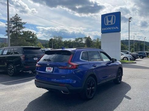 Used 2024 Honda CR-V Sport Touring image 3
