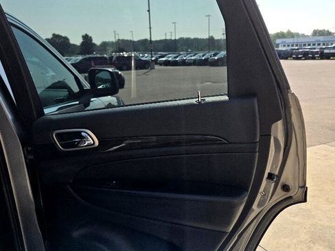 Used 2012 Jeep Grand Cherokee Laredo image 14