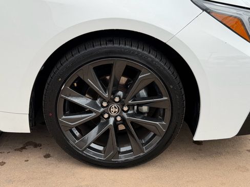 Used 2024 Toyota Corolla SE w/ SE Premium Package FWD image 8