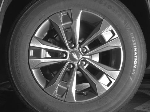 Used 2025 Chevrolet Equinox LT FWD image 14