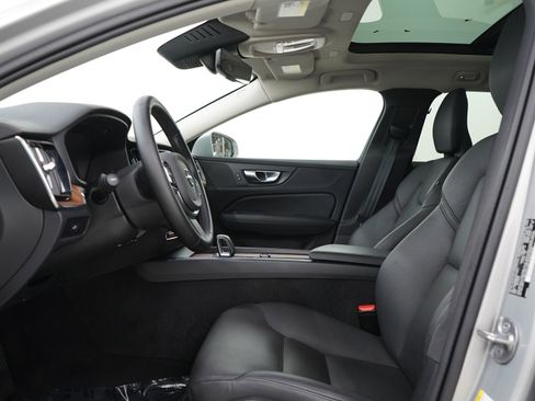 Used 2025 Volvo V60 B5 Cross Country Plus AWD/4WD image 26