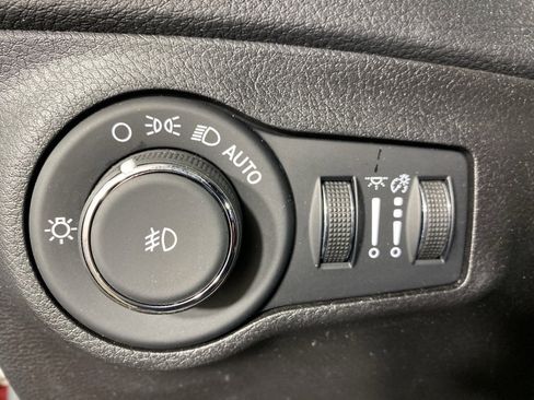 Used 2020 Jeep Compass Latitude image 13