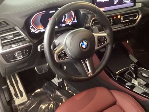 Used 2024 BMW X4 M40i w/ Premium Package image 10