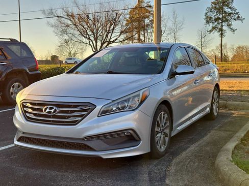 Used 2016 Hyundai Sonata Sport w/ Option Group 1V image 3