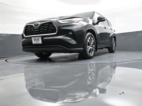 Certified 2020 Toyota Highlander XLE image 27