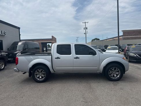 Used 2020 Nissan Frontier SV AWD/4WD image 5