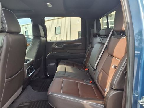 Certified 2025 GMC Sierra 1500 Denali w/ Denali Reserve Package AWD/4WD image 17