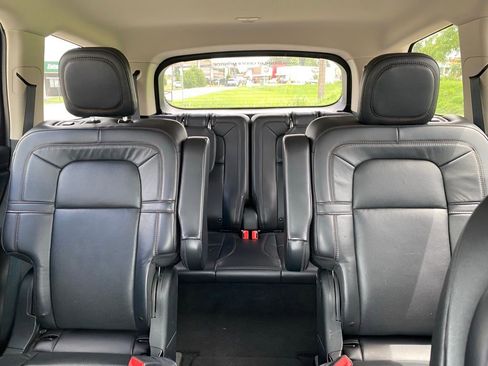 Used 2020 Lincoln Aviator Reserve w/ Elements Package Plus RWD image 26