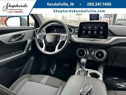 Used 2025 Chevrolet Blazer LT image 13
