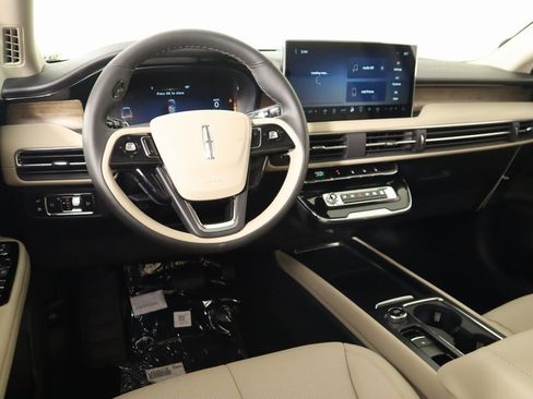 New 2025 Lincoln Corsair Grand Touring image 2