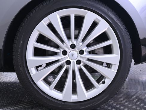 Used 2024 Land Rover Range Rover SE AWD/4WD image 12