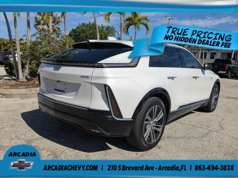 Used 2024 Cadillac Lyriq Luxury RWD image 4