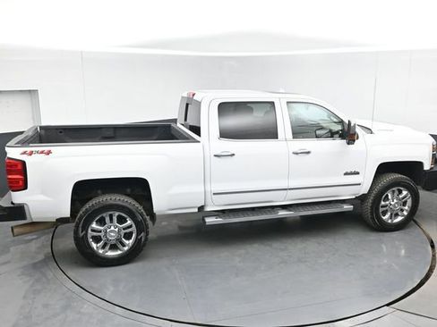 Used 2019 Chevrolet Silverado 2500 High Country w/ Duramax Plus Package image 41