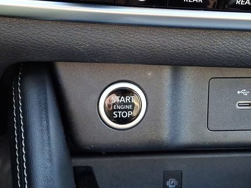 Used 2023 Nissan Rogue Platinum AWD/4WD image 28