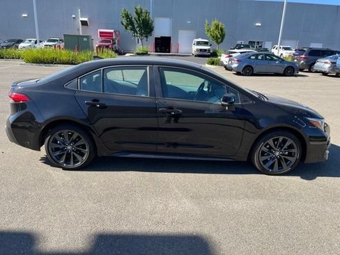 Used 2025 Toyota Corolla SE FWD image 4