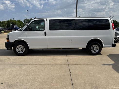 Used 2024 Chevrolet Express 3500 LS RWD image 10