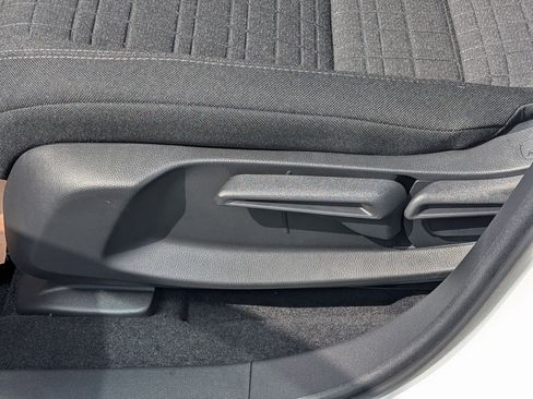 New 2026 Honda HR-V LX image 15