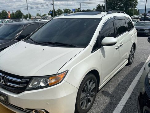 Used 2015 Honda Odyssey Touring image 2