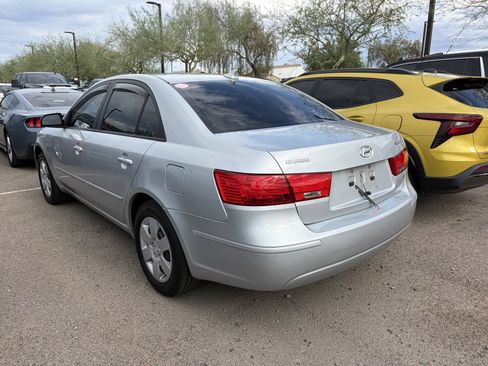 Used 2010 Hyundai Sonata GLS FWD image 4