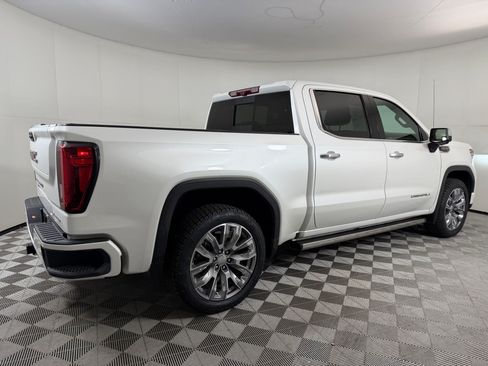 Used 2022 GMC Sierra 1500 Denali w/ Denali Reserve Package AWD/4WD image 8