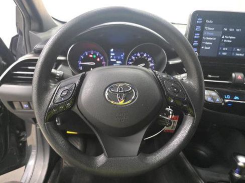 Used 2019 Toyota C-HR LE image 8