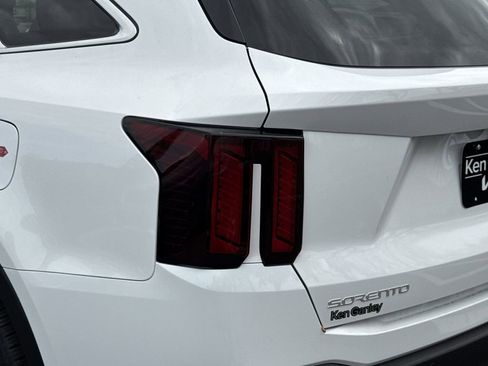 New 2026 Kia Sorento EX AWD/4WD image 11
