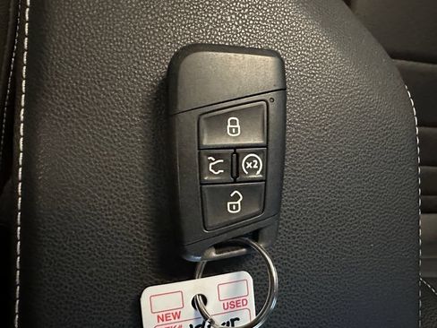 Used 2024 Volkswagen Jetta SE FWD image 17
