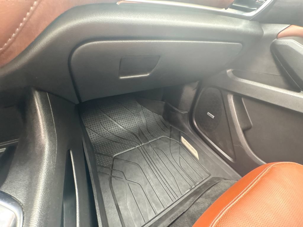 Used 2021 Chevrolet Traverse High Country w/ LPO, Floor Liner Package AWD/4WD image 57