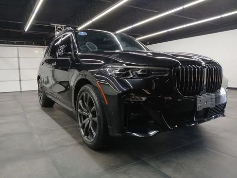 Used 2021 BMW X7 xDrive40i w/ M Sport Package AWD/4WD image 45