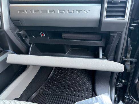 Certified 2020 Ford F250 XLT w/ XLT Premium Package image 11