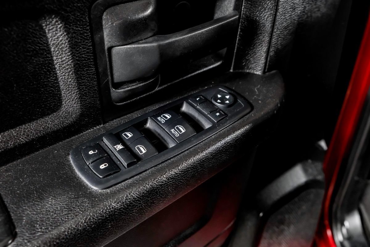 Used 2013 RAM 1500 Express RWD image 32