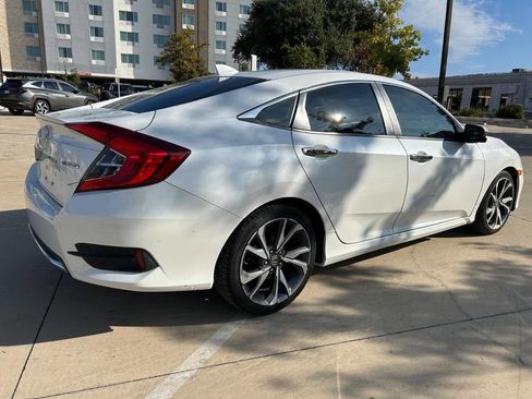 Used 2019 Honda Civic Touring image 12