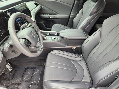 Certified 2025 Lexus TX 500h AWD w/ Technology Package image 15