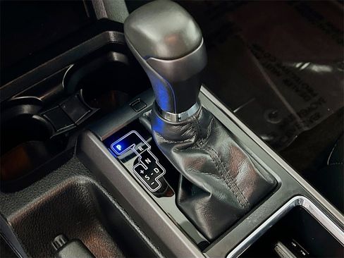 Certified 2019 Toyota Tacoma TRD Off-Road image 16