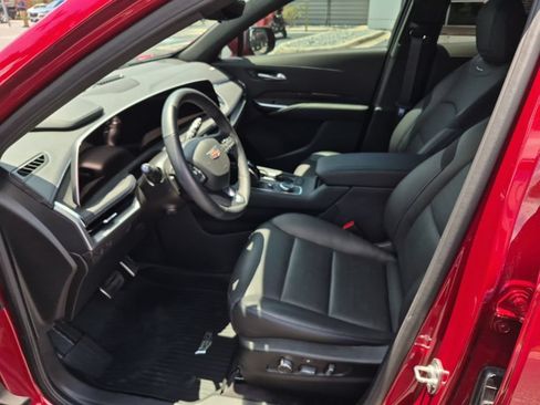 Used 2025 Cadillac XT4 Sport FWD image 11