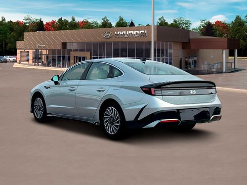 New 2025 Hyundai Sonata Limited image 5