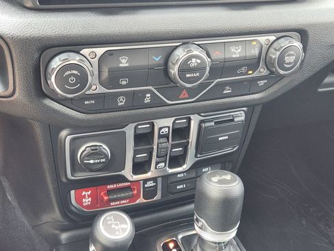 New 2026 Jeep Wrangler Unlimited Sport AWD/4WD image 18