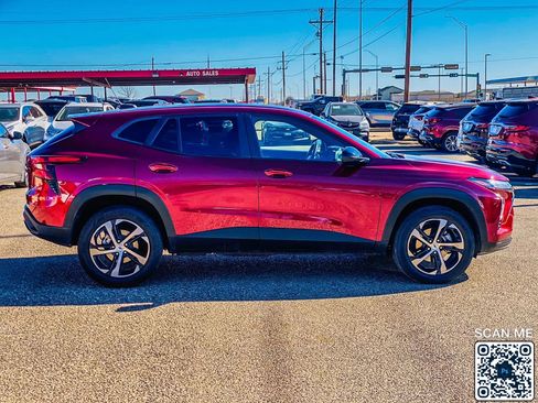 Used 2024 Chevrolet Trax RS w/ Driver Confidence Package image 9