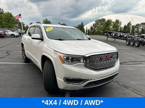 Used 2019 GMC Acadia Denali w/ Technology Package AWD/4WD image 2