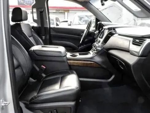 Used 2019 Chevrolet Suburban LT AWD/4WD image 46
